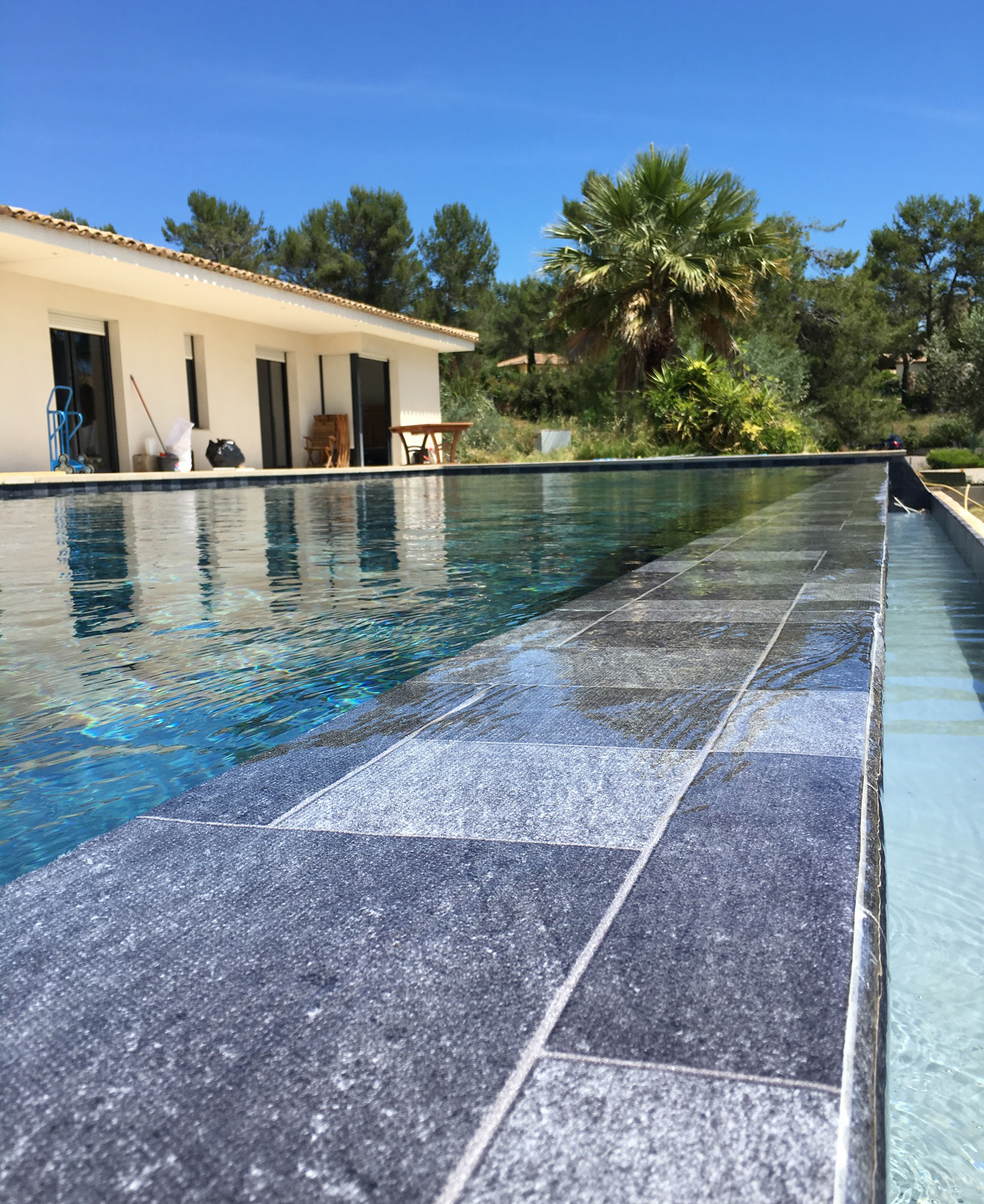 Rénovation de piscine miroir à Montpellier